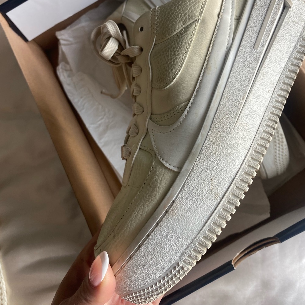 Nike Air Force 1 - Picture 4 of 5